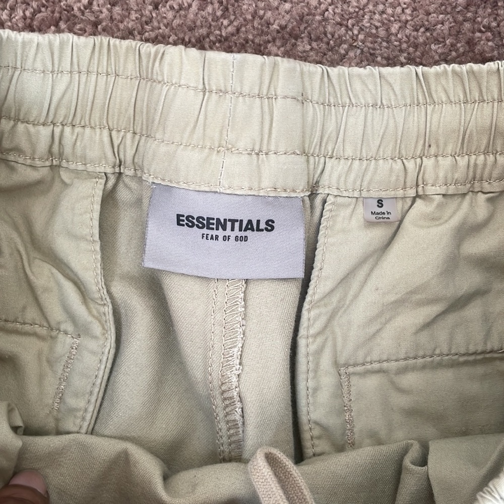 Essential pants - Picture 2 of 3